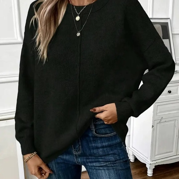 Everday Essential Crewneck Sweater - Picture 4 of 5